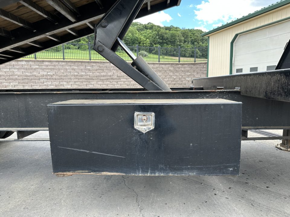 Used 2017 PJ Trailers TD 28' Tilt Trailer