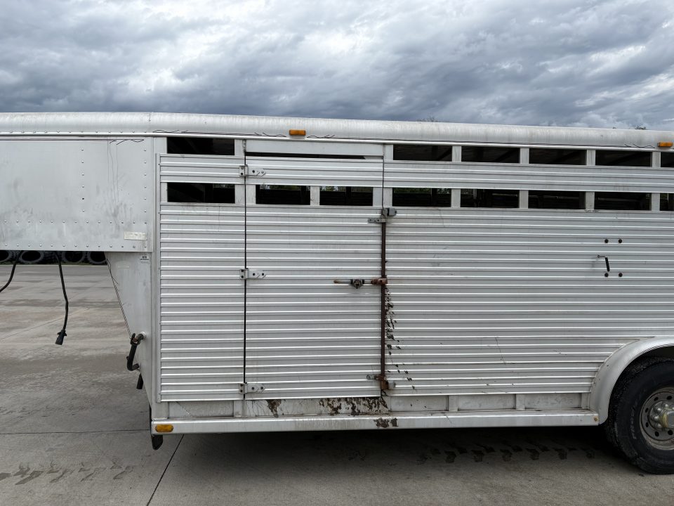 Used 1994 Sooner 20ft livestock trailer Stock / Stock Combo Trailer