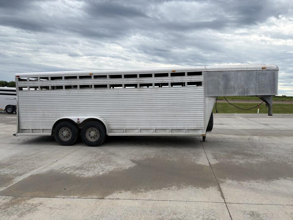 Used 1994 Sooner 20ft livestock trailer Stock / Stock Combo Trailer