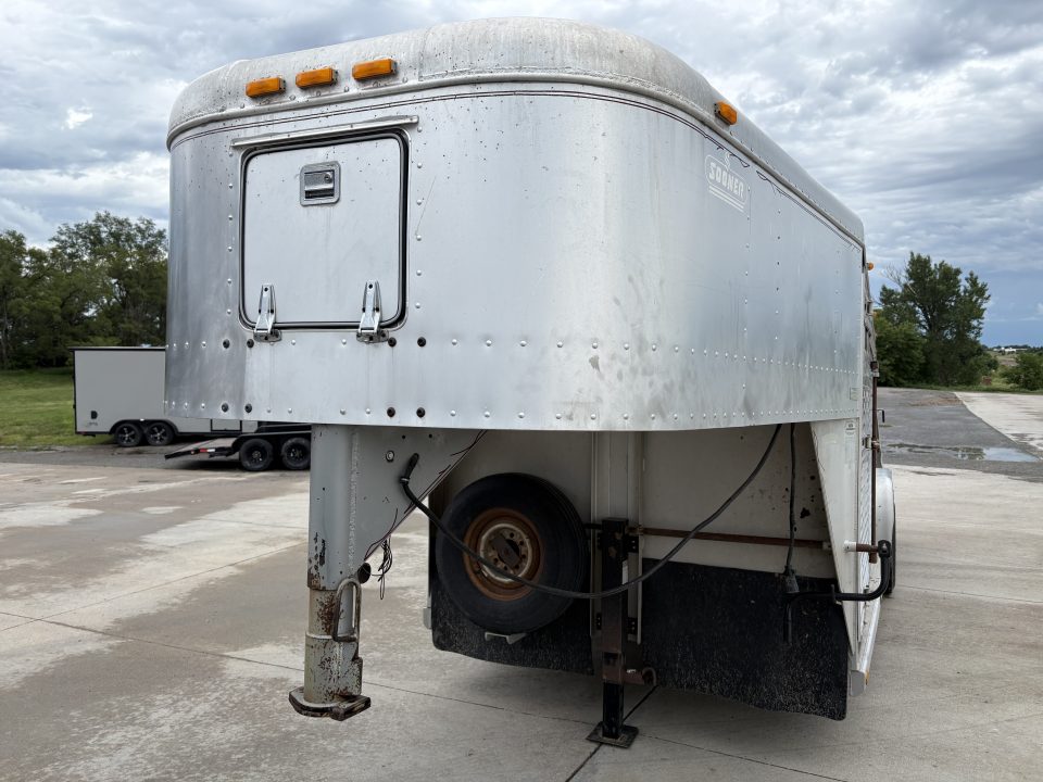 Used 1994 Sooner 20ft livestock trailer Stock / Stock Combo Trailer