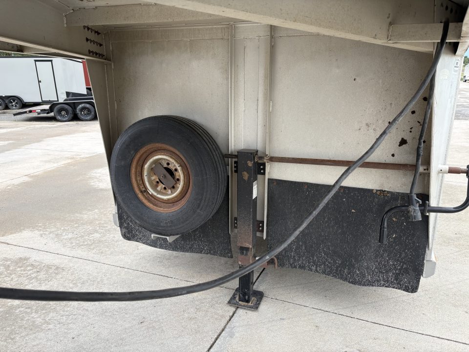 Used 1994 Sooner 20ft livestock trailer Stock / Stock Combo Trailer