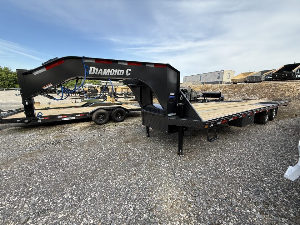 New 2026 Diamond C FMAX 210 32’ Flatbed Trailer, HYDRAULIC JACK, HYDRAULIC DOVETAIL, ALUMINUM OUTER WHEELS, 14 PLY TIRES