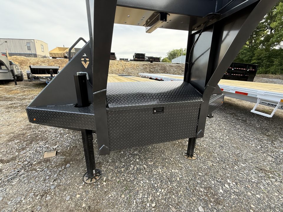New 2026 Diamond C FMAX 210 32’ Flatbed Trailer, HYDRAULIC JACK, HYDRAULIC DOVETAIL, ALUMINUM OUTER WHEELS, 14 PLY TIRES