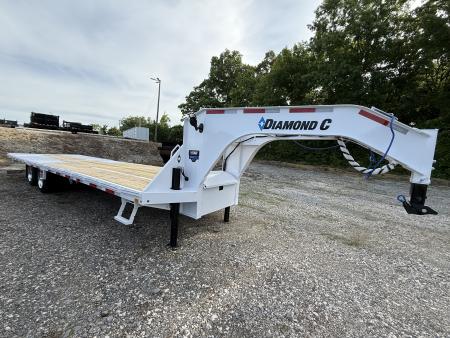 New 2026 Diamond C FMAX 212 32’ Flatbed Trailer, PACESETTER EDITION, HYD JACKS AND DOVETAIL, DISC BRAKES, WIRELESS REMOTE, 17.5 ALUMINUM OUTER WHEELS