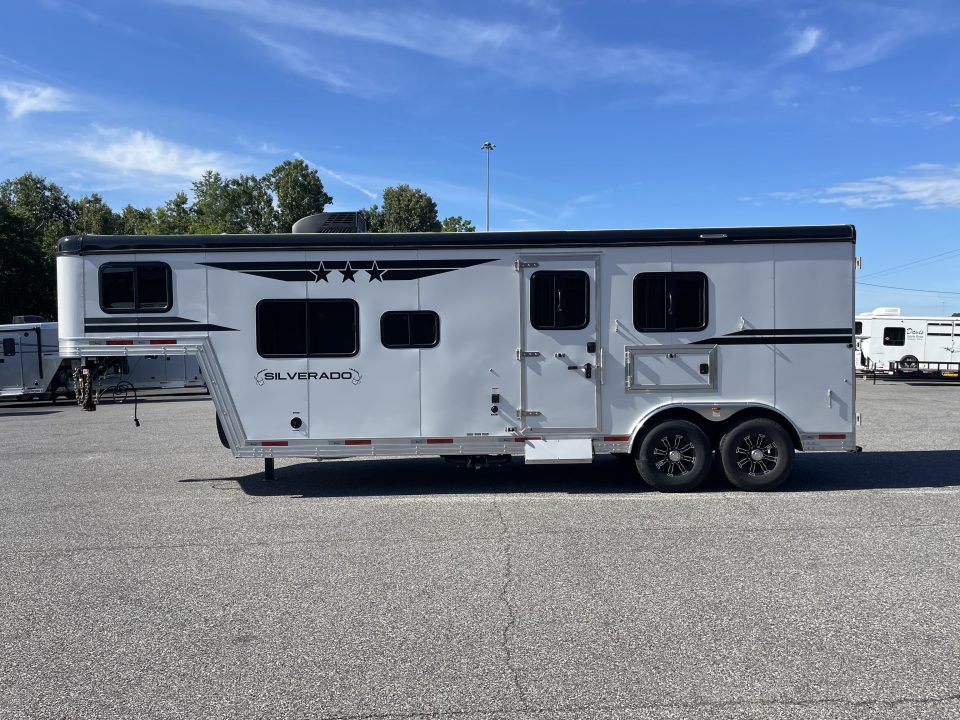 New 2026 Bison Trailers SV8209B-ALL ALUMINUM Horse Trailer