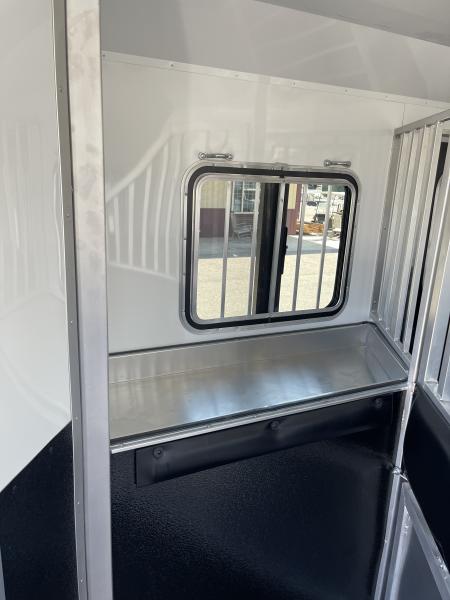 New 2026 Bison Trailers SV8209B-ALL ALUMINUM Horse Trailer
