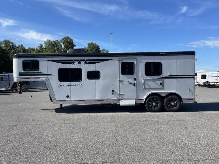 New 2026 Bison Trailers SV8209B-ALL ALUMINUM Horse Trailer