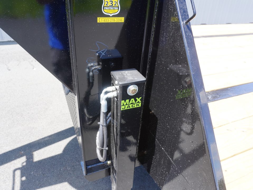 New 2026 Load Trail 102"x32' Low-Pro Gooseneck