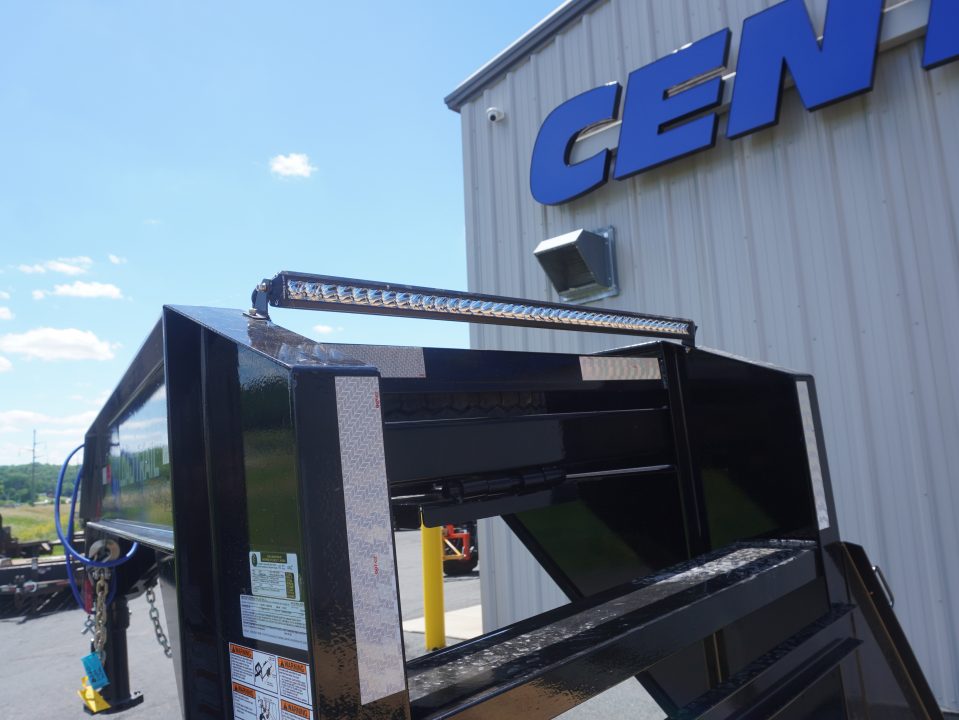 New 2026 Load Trail 102"x32' Low-Pro Gooseneck
