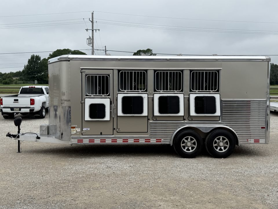 Used 2015 Sundowner 4 Horse Bumper Pull Horse Trailer