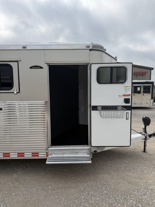 Used 2015 Sundowner 4 Horse Bumper Pull Horse Trailer