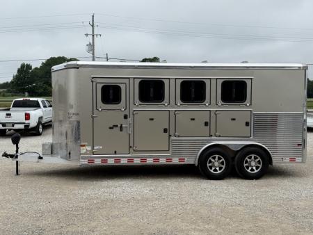 Used 2015 Sundowner 4 Horse Bumper Pull Horse Trailer