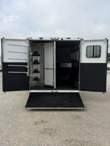 Used 2015 Sundowner 4 Horse Bumper Pull Horse Trailer