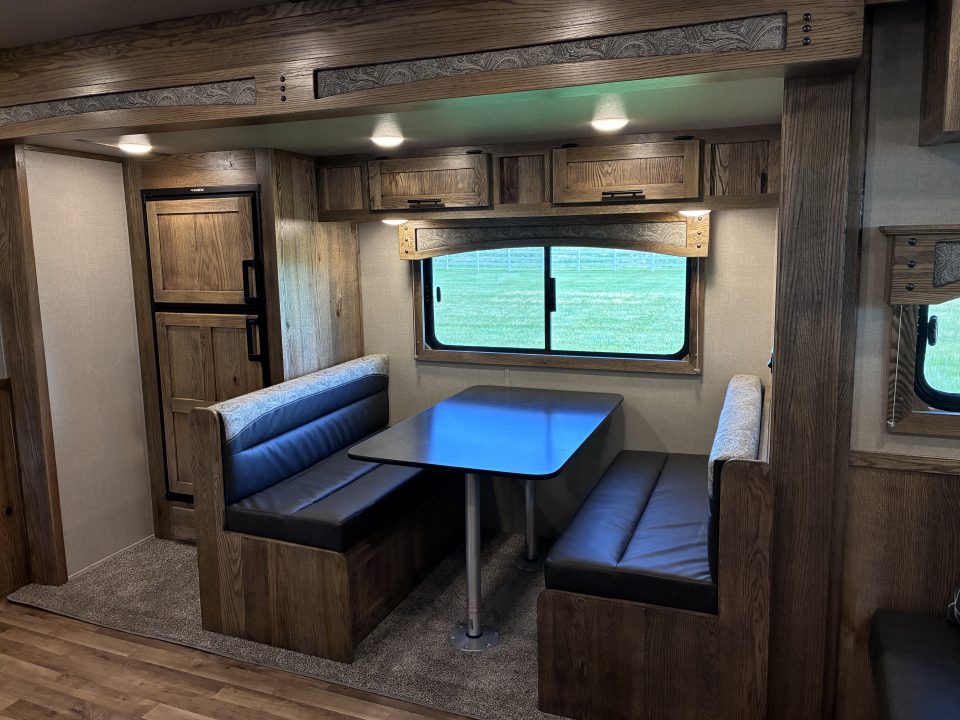 New 2027 Lakota 3H 16' LQ Horse Trailer