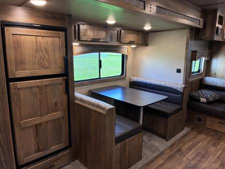 New 2027 Lakota 3H 16' LQ Horse Trailer