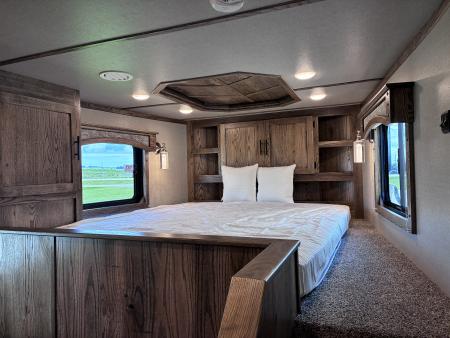 New 2027 Lakota 3H 16' LQ Horse Trailer