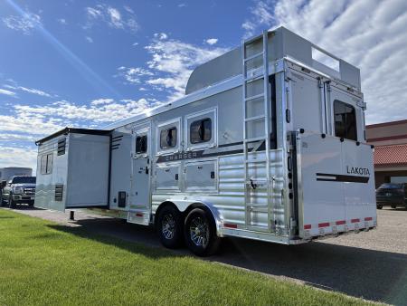 New 2027 Lakota 3H 16' LQ Horse Trailer