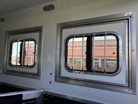 New 2027 Lakota 3H 16' LQ Horse Trailer