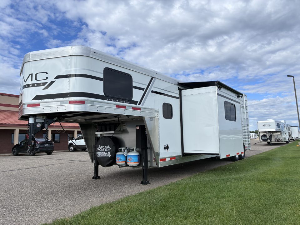 New 2027 SMC 3H 13'LQ Horse Trailer