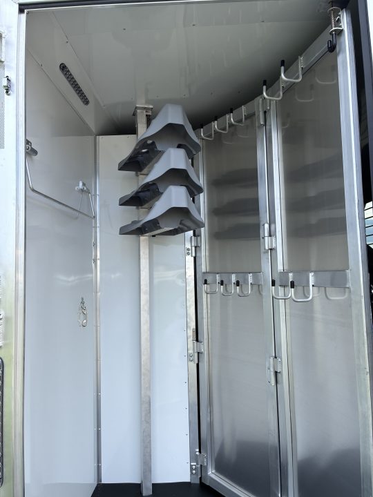 New 2027 SMC 3H 13'LQ Horse Trailer