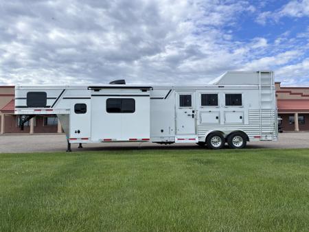 New 2027 SMC 3H 13'LQ Horse Trailer
