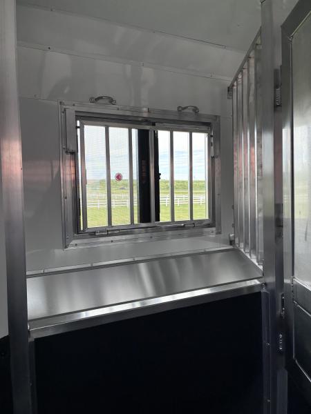 New 2027 SMC 3H 13'LQ Horse Trailer