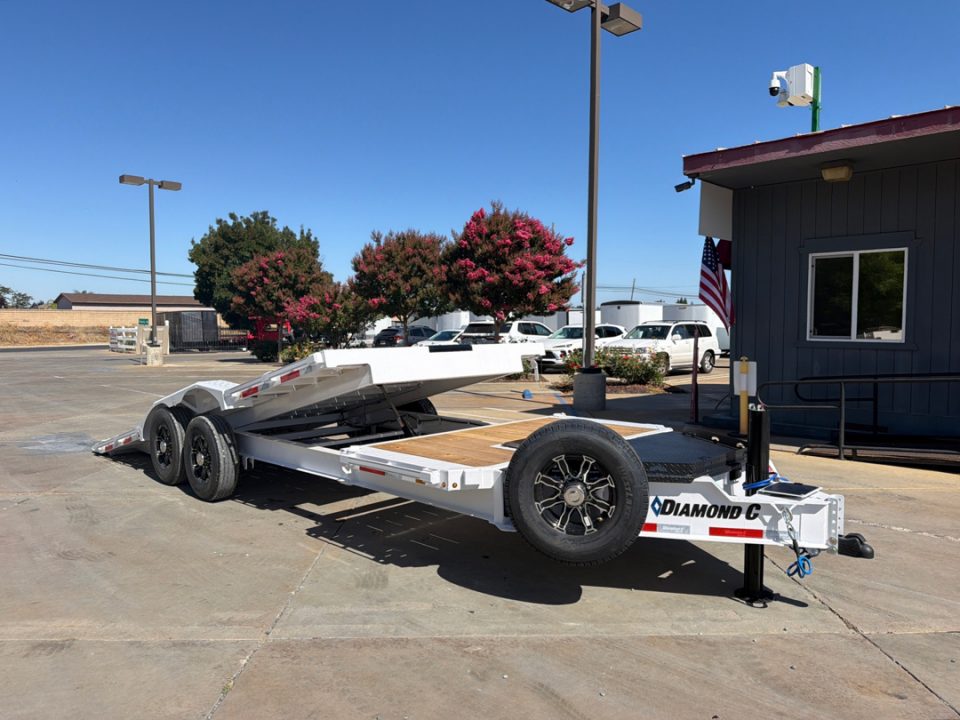 New 2026 Diamond C Trailers HXD207L22X102 8.5FT X 22FT 14.9 GVW Tilt Trailer
