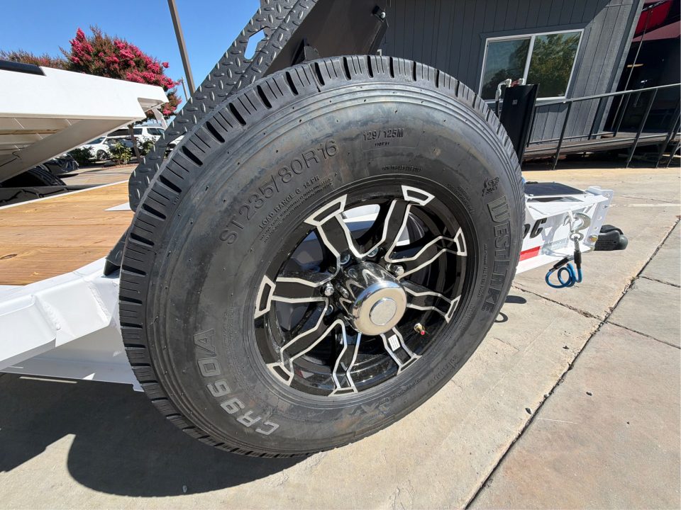 New 2026 Diamond C Trailers HXD207L22X102 8.5FT X 22FT 14.9 GVW Tilt Trailer