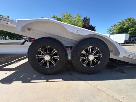 New 2026 Diamond C Trailers HXD207L22X102 8.5FT X 22FT 14.9 GVW Tilt Trailer