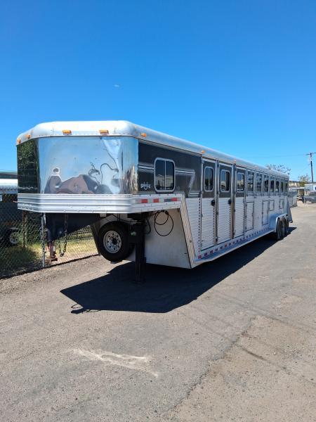 Used 2003 Sidekick 7H TRAINER Horse Trailer