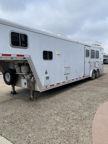 Used 2002 Featherlite Trailers 3H GN