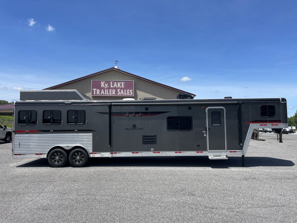 Used 2023 Bison Trailers 8316 Horse Trailer