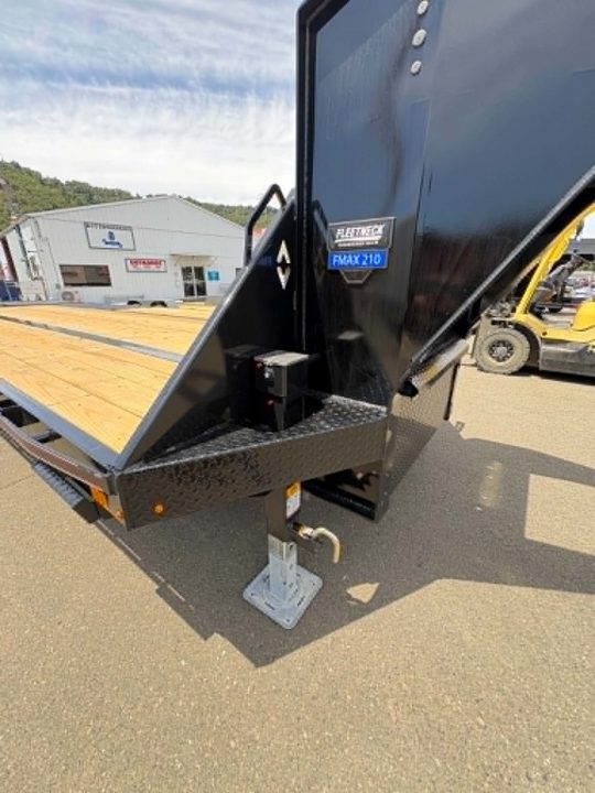 New SALE! EQUIPMENT TRAILER 2026 Diamond C FMAX210 25000 GVRW 25' X 102" FLATBED GOOSENECK ONYX BLACK
