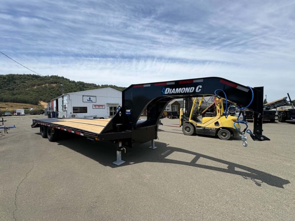New SALE! EQUIPMENT TRAILER 2026 Diamond C FMAX210 25000 GVRW 25' X 102" FLATBED GOOSENECK ONYX BLACK