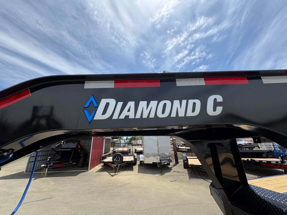 New SALE! EQUIPMENT TRAILER 2026 Diamond C FMAX210 25000 GVRW 25' X 102" FLATBED GOOSENECK ONYX BLACK