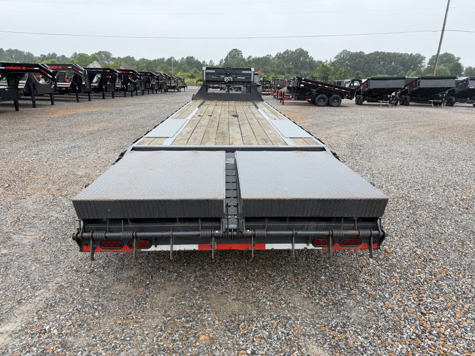Used 2022 Lamar 102"X30' 14K GVWR Gooseneck Flatbed Trailer