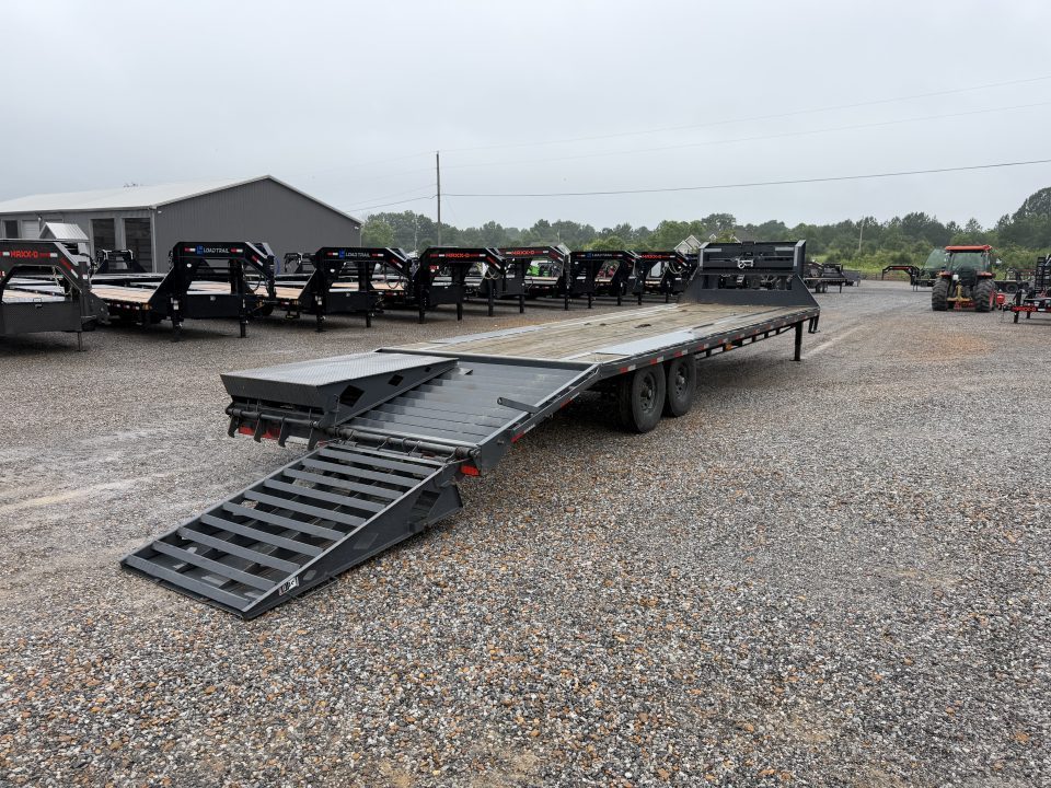 Used 2022 Lamar 102"X30' 14K GVWR Gooseneck Flatbed Trailer