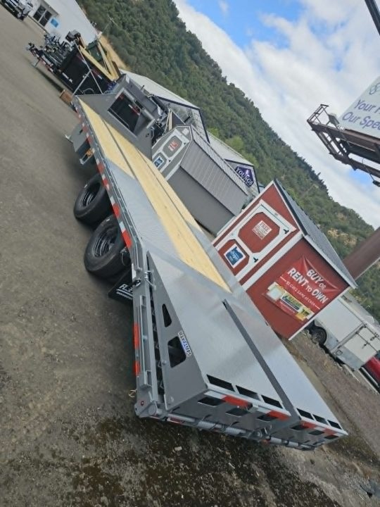 New SALE! EQUIPMENT TRAILER 2026 Diamond C FMAX210 25000 GVRW 25' X 102" FLATBED GOOSENECK CEMENT GRAY