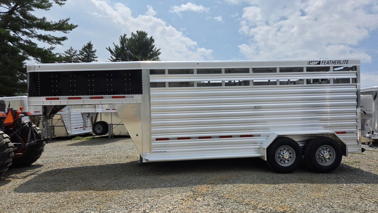 New 2026 Featherlite Trailers 8117 GN 6'7"X16TA Stock / Stock Combo Trailer