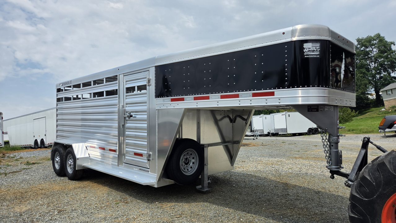 New 2026 Featherlite Trailers 8117 GN 6'7"X16TA Stock / Stock Combo Trailer