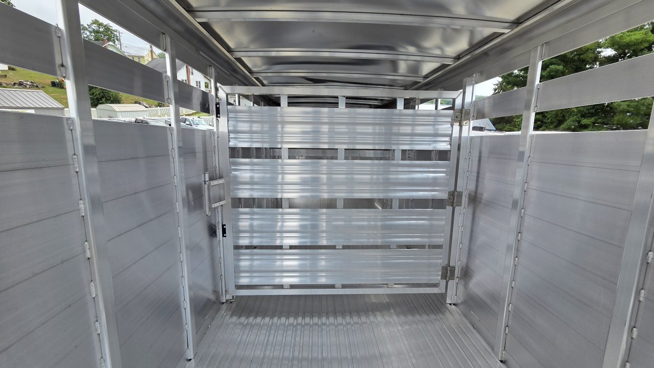 New 2026 Featherlite Trailers 8117 GN 6'7"X16TA Stock / Stock Combo Trailer