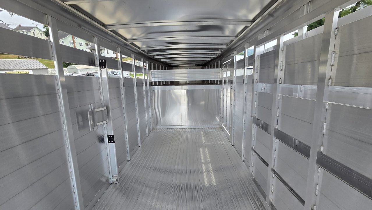 New 2026 Featherlite Trailers 8117 GN 6'7"X16TA Stock / Stock Combo Trailer
