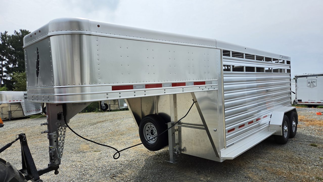 New 2026 Featherlite Trailers 8117 GN 6'7"X16TA Stock / Stock Combo Trailer