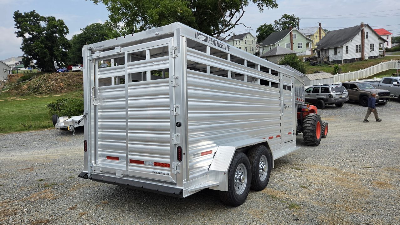 New 2026 Featherlite Trailers 8117 GN 6'7"X16TA Stock / Stock Combo Trailer