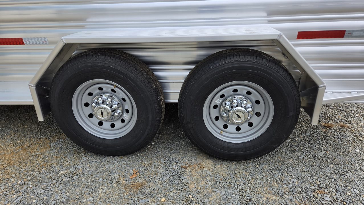 New 2026 Featherlite Trailers 8117 GN 6'7"X16TA Stock / Stock Combo Trailer