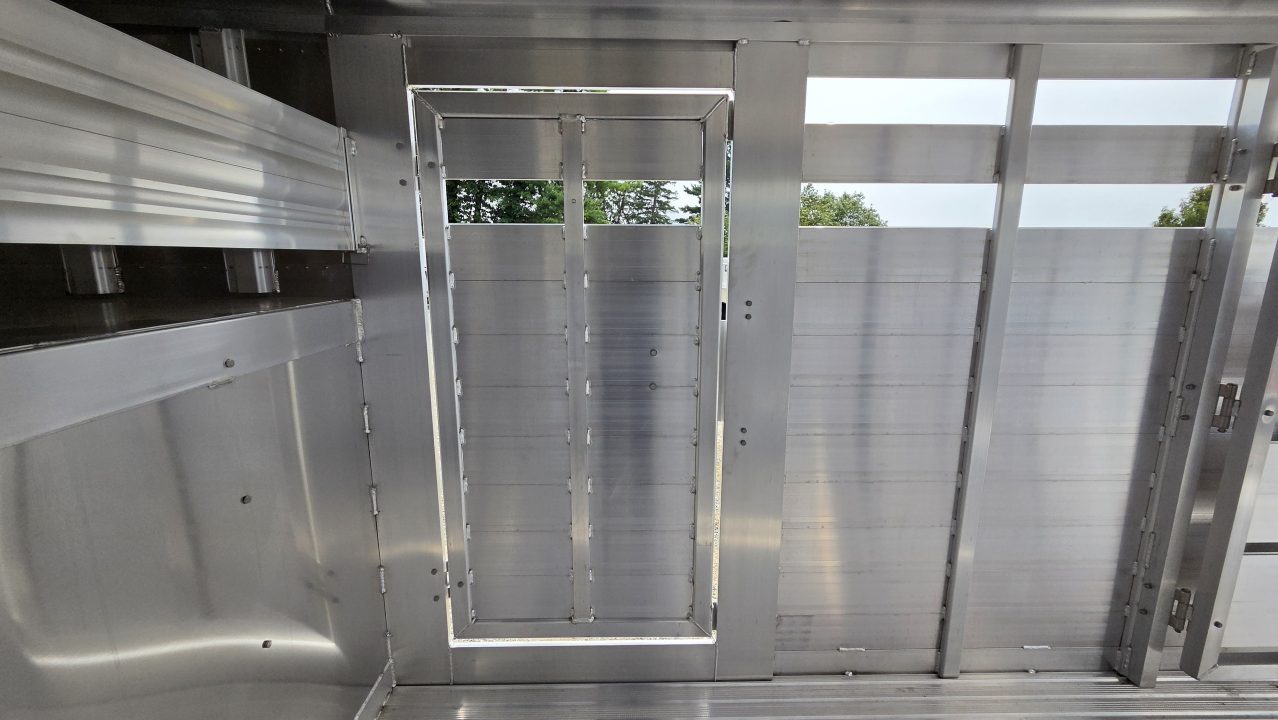 New 2026 Featherlite Trailers 8117 GN 6'7"X16TA Stock / Stock Combo Trailer