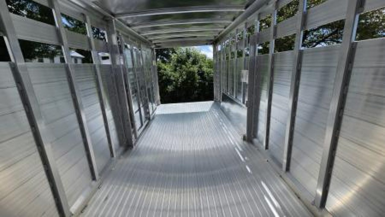 New 2026 Featherlite Trailers GOOSENECK 8127 7X20TA Stock / Stock Combo Trailer