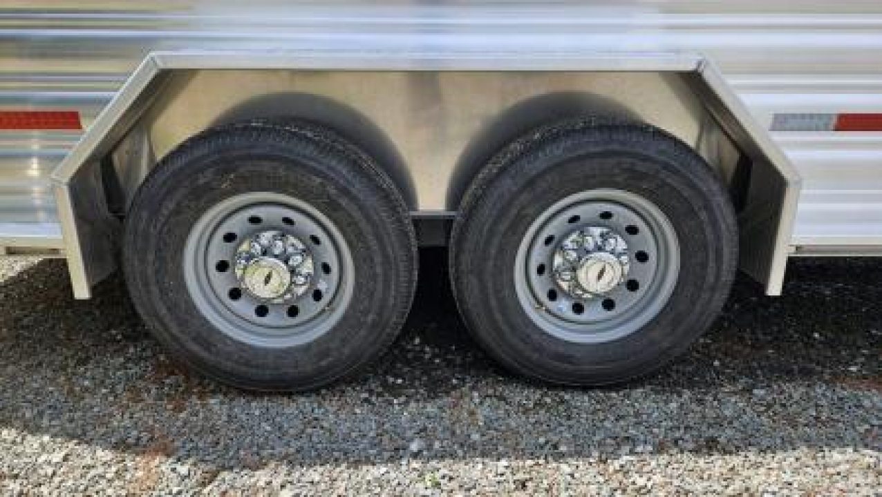 New 2026 Featherlite Trailers GOOSENECK 8127 7X20TA Stock / Stock Combo Trailer