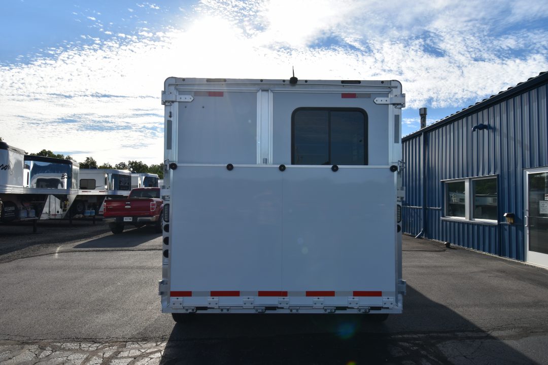 Used 2019 Lakota Charger 8211 Horse Trailer