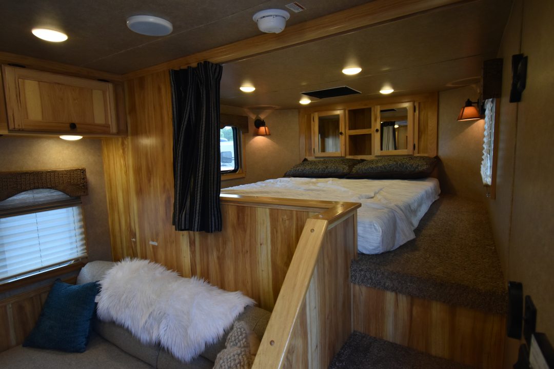 Used 2019 Lakota Charger 8211 Horse Trailer